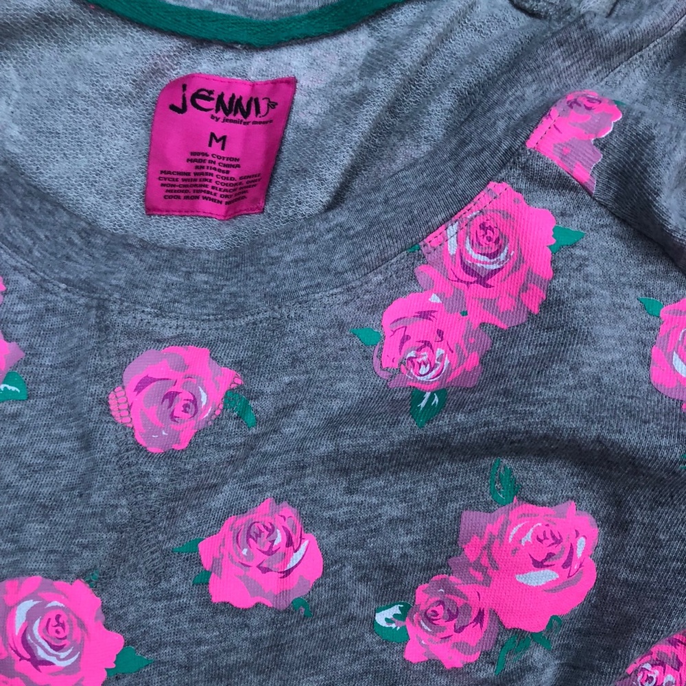 🛍$1 Add On Item!🛍 Wear it on or off shoulder